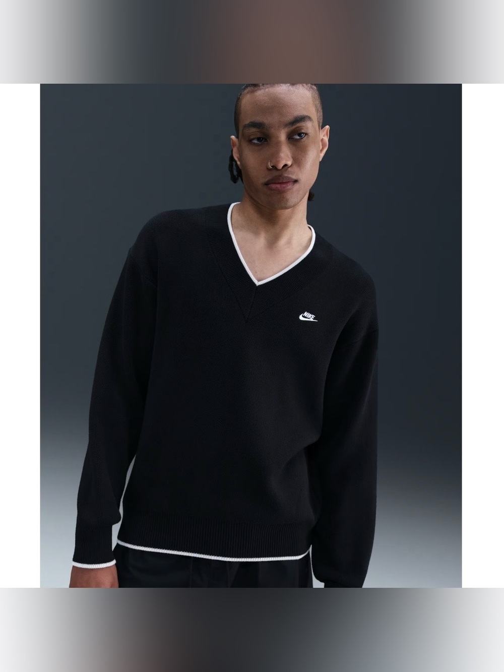 NWT NIKE Sportswear Club V-Neck Sweater Black